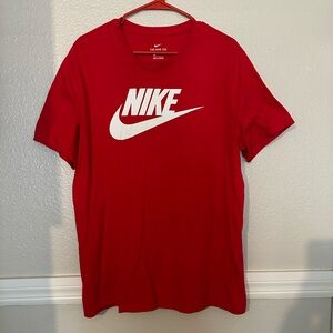 Nike Men's Red T-Shirt